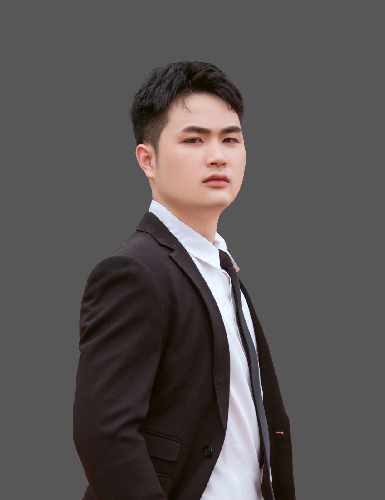 1700101081223132.jpg 设计师照片1.jpg